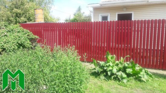 Забор из евроштакетника, полимерное покрытие бордо