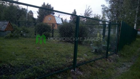 Отзыв об установке забора из сетки-рабица в секциях