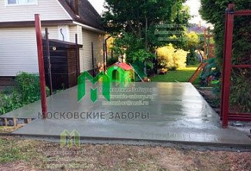 Бетонная площадка на даче