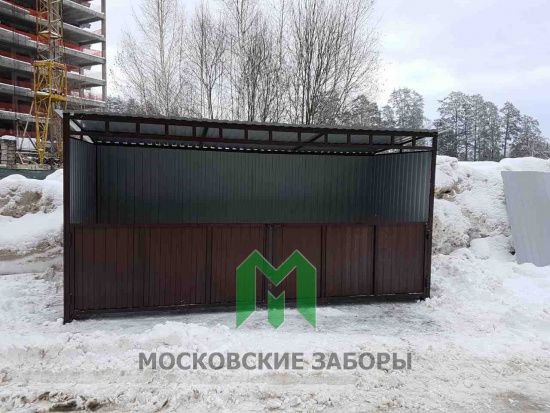Ограждение для контейнеров на строительной площадке
