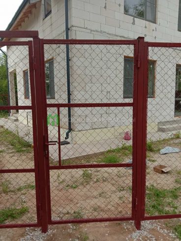 Отзыв клиента о секционном заборе из сетки