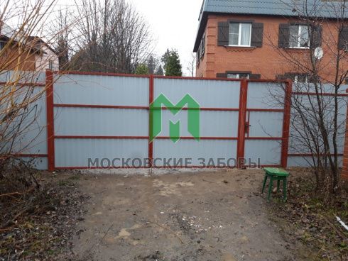 Установка забора из профнастила