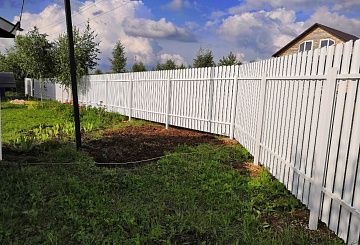 Белый евроштакетник (RAL 9003)