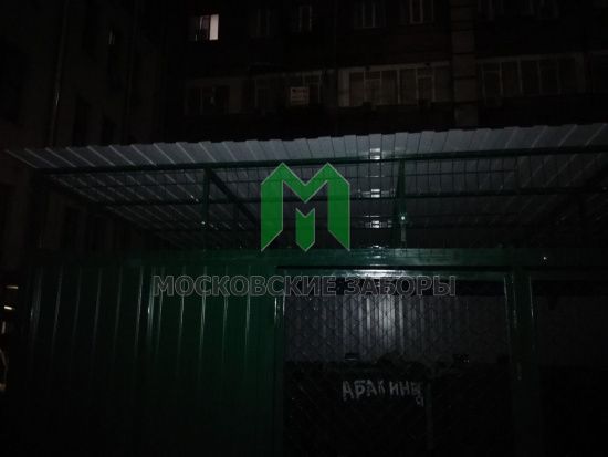 Площадка под мусорные контейнеры с крышей