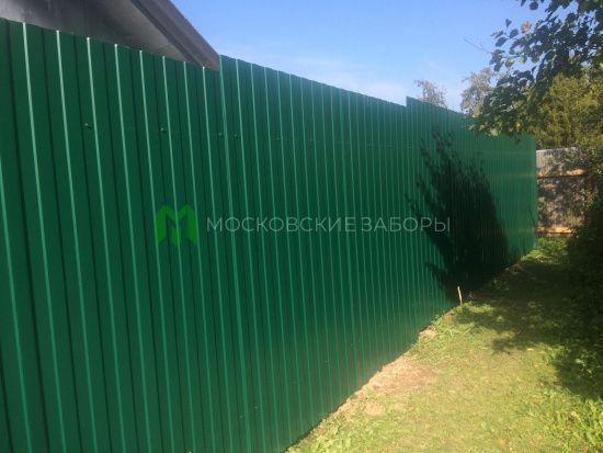 Забор из двухстороннего профнастила, RAL 6005