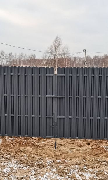 Ворота из евроштакетника распашные