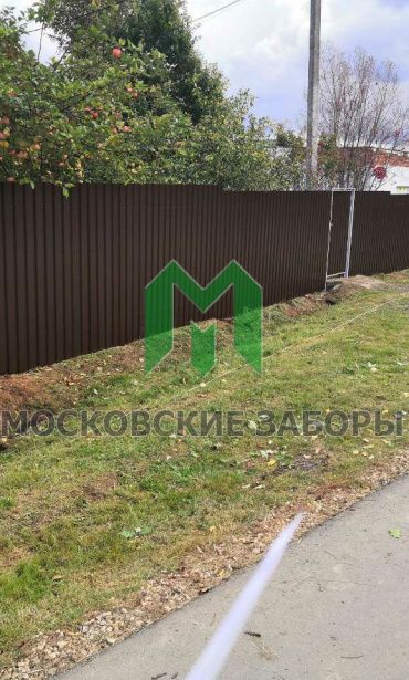 Фото забора из профнастила, Истринский район, Карасино