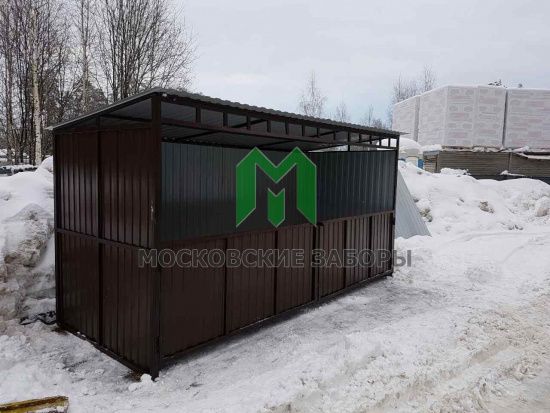 Ограждение для контейнеров на строительной площадке