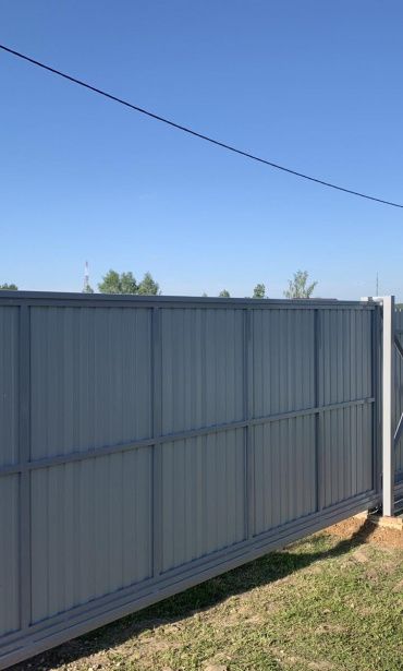 Фото забора для дачи из профнастила