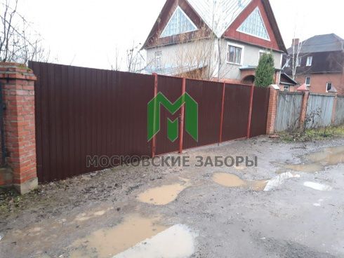 Установка забора из профнастила
