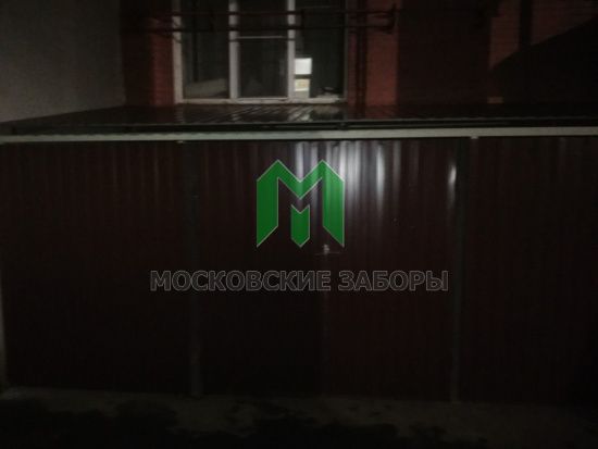 Площадка под мусорные контейнеры с крышей