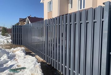 Серый штакетник (RAL 7024 Темный графит)
