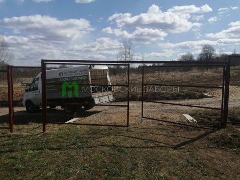 Отзыв о секционном заборе из сетки от компании Московские заборы