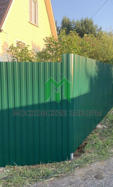 Фото забора из профнастила, Чеховский р-н, СНТ Теремок